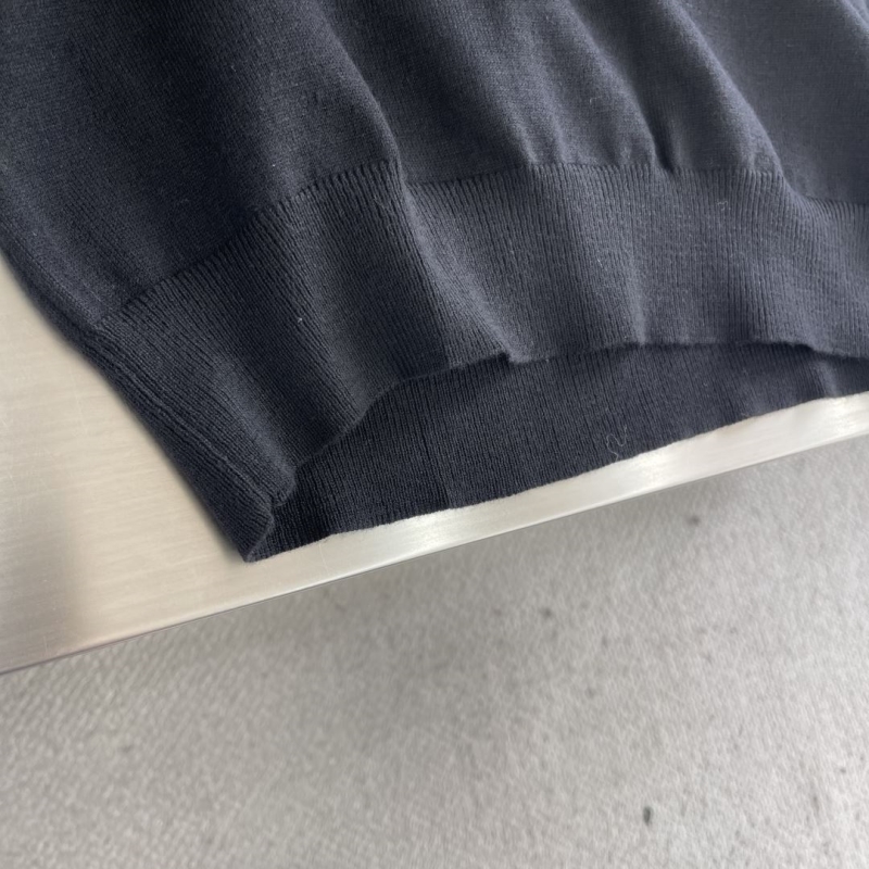 Pra*a sweater